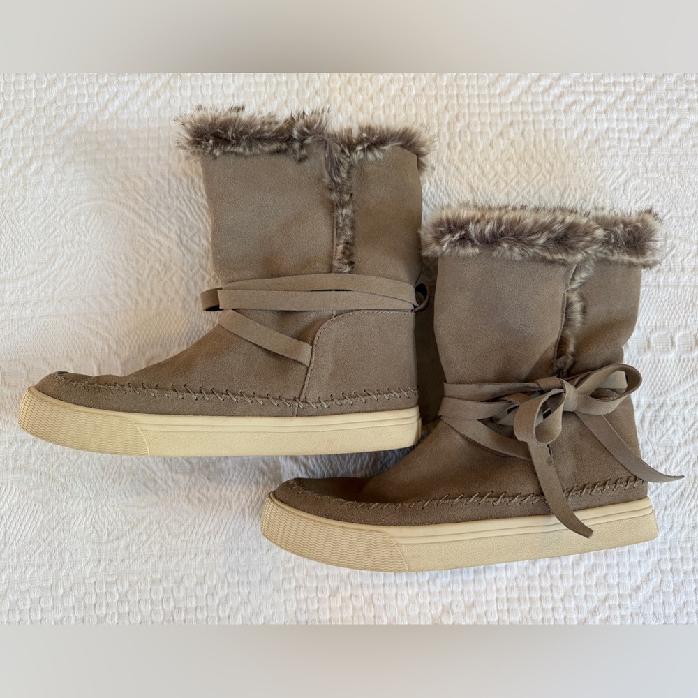 TOMS Vista Faux Fur Lined Suede Leather Boots Size 8